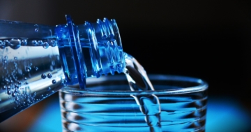 Gefiltertes Wasser oder Wasser in Flaschen?